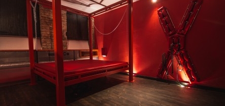 ROTES ZIMMER